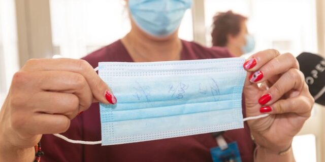 Κορονοϊός: Ηχηρό καμπανάκι από τα 97 νέα κρούσματα
