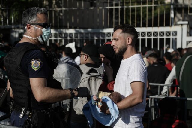 Πρεμιέρα του γραπτού διαγωνισμού για απόκτηση ιθαγένειας στις 16 Μαϊου