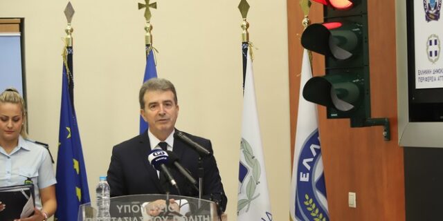 ”Έξυπνα” φανάρια στους δρόμους της Αθήνας θα καταγράφουν τους παραβάτες