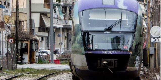 Νεκρός ο νεαρός Ρομά που παρασύρθηκε από αμαξοστοιχία – Επεισόδια στο σημείο