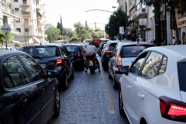 Κίνηση στους δρόμους: Μεγάλη ταλαιπωρία για τους οδηγούς σε κεντρικά σημεία