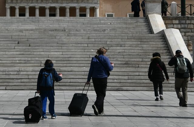 Σύψας για κορονοϊό: “Μπορεί να σταματήσει ο τουρισμός αν αυξηθούν τα κρούσματα”