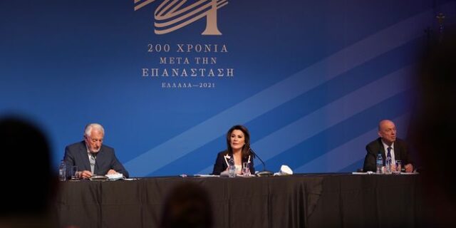 Γιάννα Αγγελοπούλου: Ούτε γράφουμε, ούτε αναθεωρούμε την ιστορία