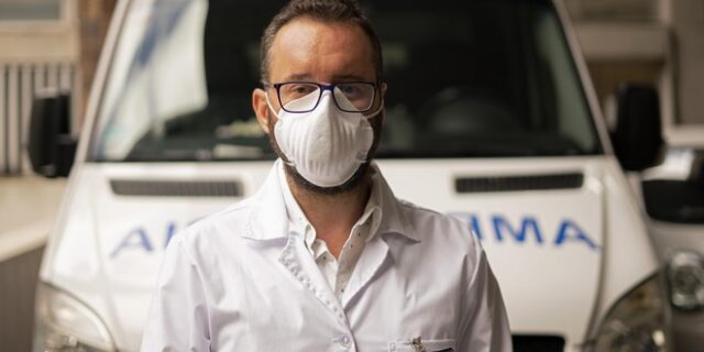 Ο κορονοϊός επιβιώνει έως και 28 ημέρες πάνω σε γυαλί, χαρτονομίσματα και ανοξείδωτο ατσάλι