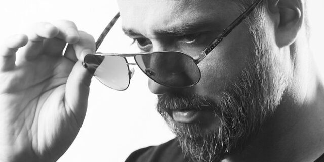 Hi Profile: Το ωραίο στην Ελλάδα είναι πως ο “νέος” χορεύει το ίδιο τραγούδι με τον 70χρονο
