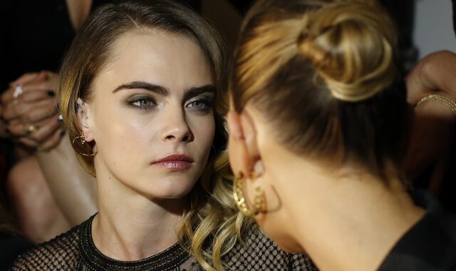 Cara Delevingne: “Δωρίζει” τον οργασμό της στην επιστήμη για να βοηθήσει τις γυναίκες