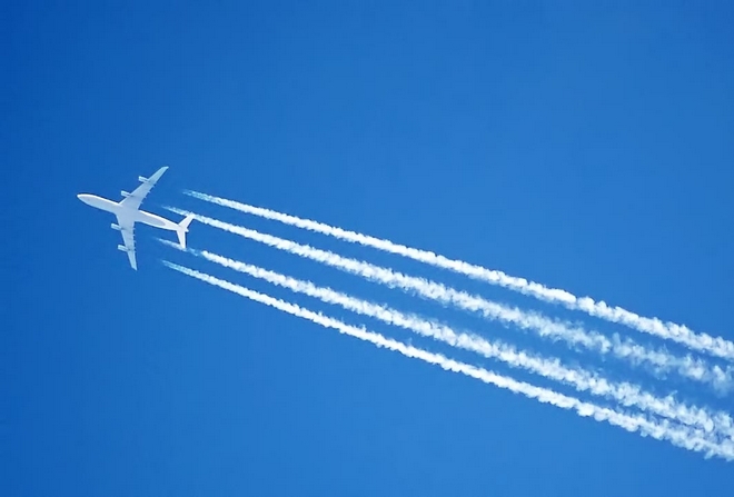 Γραμμές στα αεροσκάφη: Κι όμως δεν ήταν contrails ούτε ψεκασμός!