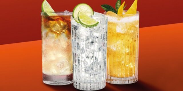 Welcome Back Drinks: 104 μπαρ μας κερνάνε ποτά την Πέμπτη