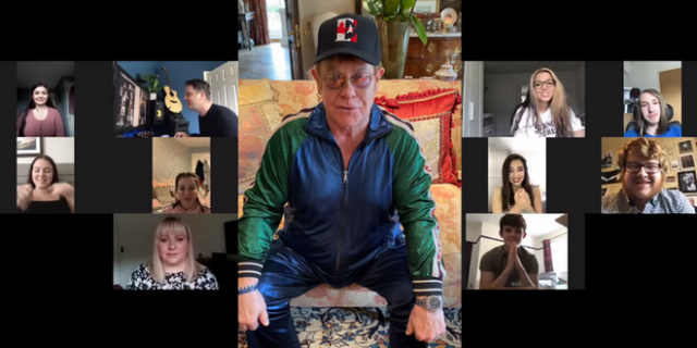 Ο Έλτον Τζον αποθεώνει μαθητές που διασκεύασαν τραγούδι του