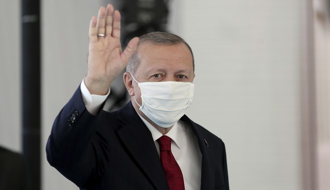 Ερντογάν: “Έχουμε μείνει πίσω στη μάχη για την αντιμετώπιση του κορονοϊού”