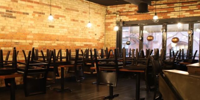 Άρση μέτρων: Ανοίγουν και οι κλειστοί χώροι εστίασης