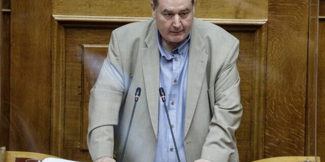 Φίλης: Η Υπουργός Παιδείας βρίσκεται σε καραντίνα από την κοινωνία