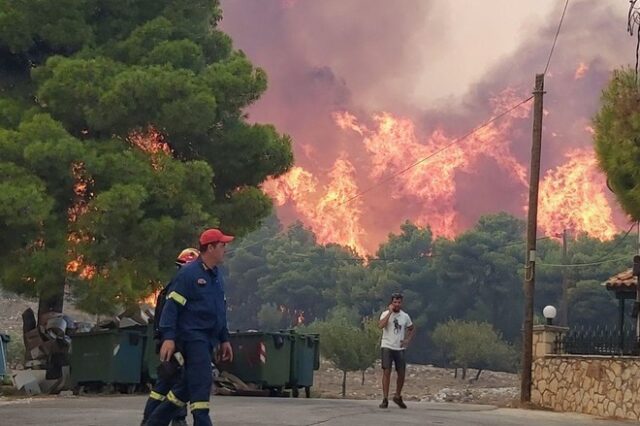 Μεγάλη φωτιά στις Μαριές Ζακύνθου-Σε ετοιμότητα για εκκένωση ήταν τα ξημερώματα οι κάτοικοι
