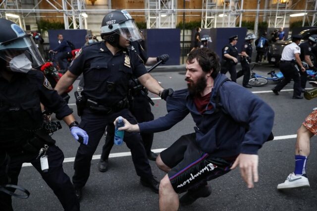 Ο εισαγγελέας του Μανχάταν δεν θα ασκήσει διώξεις στους συλληφθέντες διαδηλωτές