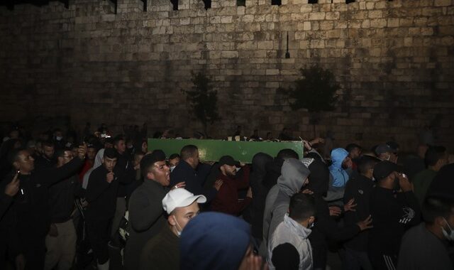Ισραήλ: Εκατοντάδες στην κηδεία του Παλαιστινίου που σκοτώθηκε το Σάββατο