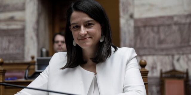 Κεραμέως: Επιτρέπουμε στο σχολείο να γυρίσει σελίδα