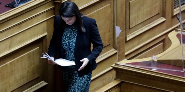 Νομοσχέδιο Παιδείας: Πέρασε με 158 “ναι” εν μέσω αντιδράσεων