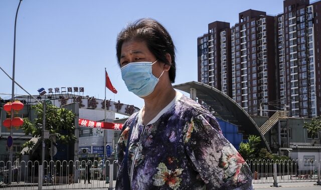 Κίνα: Φόβοι για δεύτερο κύμα κορονοϊού – Αυστηρά μέτρα στο Πεκίνο