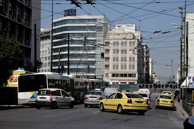 Κίνηση στους δρόμους: Ταλαιπωρία σε κεντρικά σημεία – Πού υπάρχουν προβλήματα