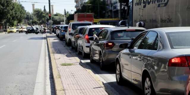 Κίνηση στους δρόμους: Μαρτύριο για τους οδηγούς σε Λ. Κηφισού και Κατεχάκη