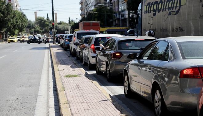Κίνηση στους δρόμους: Μαρτύριο για τους οδηγούς σε Λ. Κηφισού και Κατεχάκη