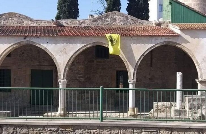 Βυζαντινή σημαία σε τζαμί στη Λάρνακα: Συνεχίζονται οι έρευνες, αντιδρά η Τουρκία