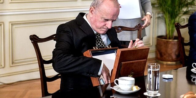 ΣΥΡΙΖΑ για Λούλη: “Να κατατεθούν στη Βουλή σχετικά έγγραφα και τίτλοι σπουδών”