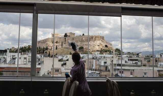 Κορονοϊός: Στο μικροσκόπιο της Πολιτείας ο τριπλασιασμός των νέων κρουσμάτων