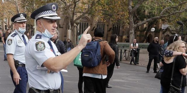 Κορονοϊός: Επί ποδός ασθενοφόρα και στρατός στην Αυστραλία