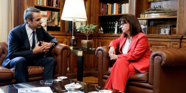 Μητσοτάκης σε Σακελλαροπούλου: “Θα αντιμετωπίσουμε τις προκλήσεις με προσήλωση στο Διεθνές Δίκαιο”