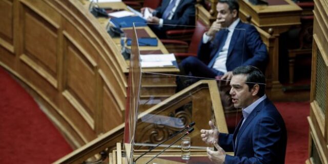 “Τζαρτζάρισμα” Μητσοτάκη – Τσίπρα στην “περιοχή” του πολιτικού κέντρου
