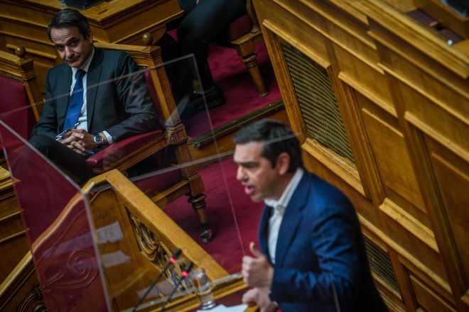 Η “κόντρα των 10 ημερών” μεταξύ ΝΔ – ΣΥΡΙΖΑ για την οικονομία