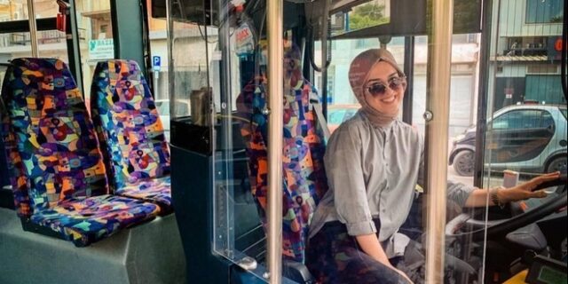 Νεσλιχάν Κιοσέ: Στα 22 της στο τιμόνι του αστικού ΚΤΕΛ Κομοτηνής