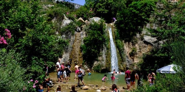 Καταρράκτης στο Ντράφι Πεντέλης: Μια όαση δροσιάς 25 λεπτά από την Αθήνα