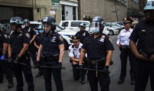 Νέα Υόρκη: Στο νοσοκομείο τρεις αστυνομικοί που ήπιαν μιλκ σέικ με χλωρίνη