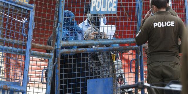 Πακιστάν: Ένοπλοι επιτέθηκαν στο Χρηματιστήριο του Καράτσι – 9 νεκροί