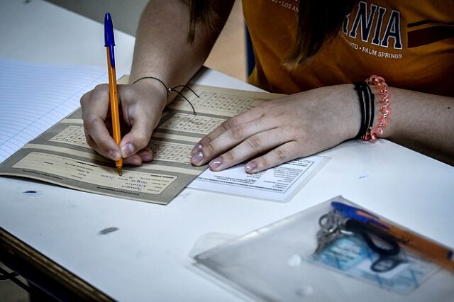 Πανελλαδικές: Δύο υποψήφιες πριν τη “μεγάλη μάχη” – “Πως προετοιμαστήκαμε μέσα στην καραντίνα”