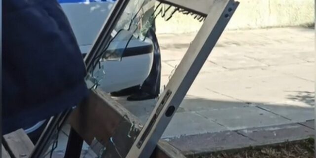 Αιγάλεω: Τραυματισμός μητέρας από πτώση παραθύρου έξω από σχολείο