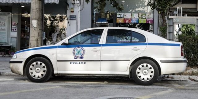 Κρήτη: Αυτοκίνητο “καρφώθηκε” σε βιτρίνα