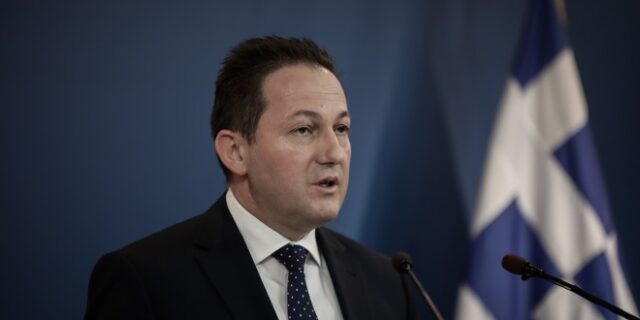 Πέτσας: Έχουμε πολλά βήματα ως τη νέα κανονικότητα