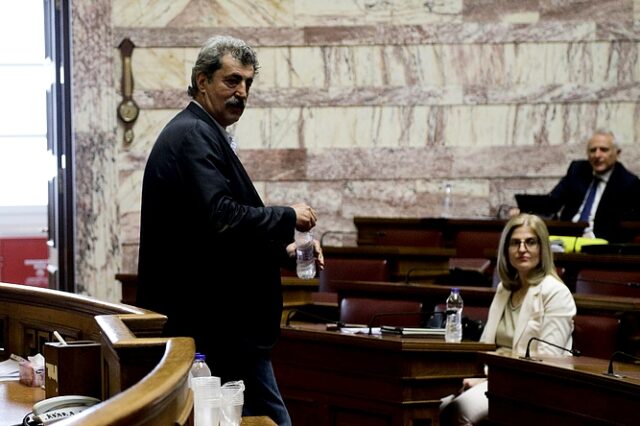 Βουλευτές ΣΥΡΙΖΑ: “Το Επιστημονικό Συμβούλιο της Βουλής απέρριψε το πραξικόπημα”