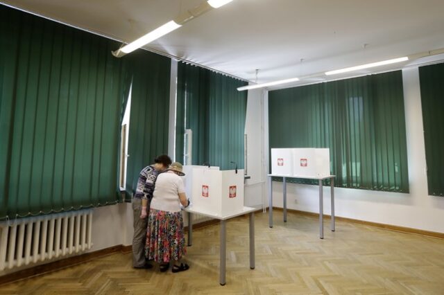 Εκλογές στην Πολωνία: Στο 24,08% η συμμετοχή μετά από 5 ώρες ψηφοφορίας