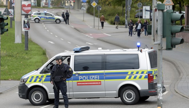 Συναγερμός στη Γερμανία: Αυτοκίνητο έπεσε πάνω σε πεζούς  – Τουλάχιστον 2 νεκροί
