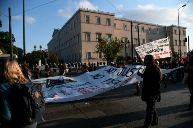 Κυβερνητικές πηγές: Το σχέδιο νόμου για τις συναθροίσεις αντιμετωπίζει δυσκολίες που έχουν οι έμποροι