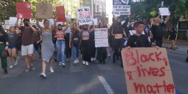 Σύνταγμα: Μικροένταση μετά την πορεία για την δολοφονία του Τζορτζ Φλόιντ