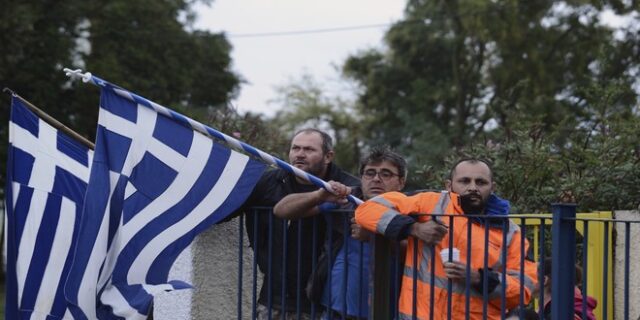 Το προσφυγικό, σημαντικότερο ζήτημα για έναν στους τέσσερις Έλληνες