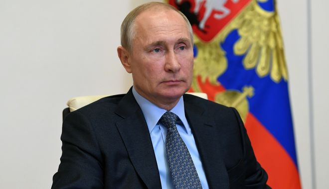 Ρωσία: Ο Πούτιν ψεκάζει όσους θέλουν να τον δουν