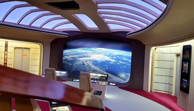 Φαν του “Star Trek” έφτιαξε εντυπωσιακό αντίγραφο του διαστημόπλοιου Enterprise