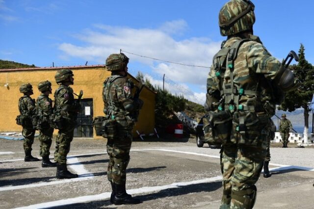 Στρατιωτική θητεία: Εξετάζεται υποχρεωτική στράτευση από τα 18