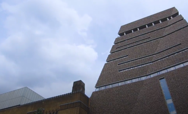 Βρετανία: Ισόβια για το νεαρό που έσπρωξε 6χρονο από τον 10ο όροφο του Tate Modern
